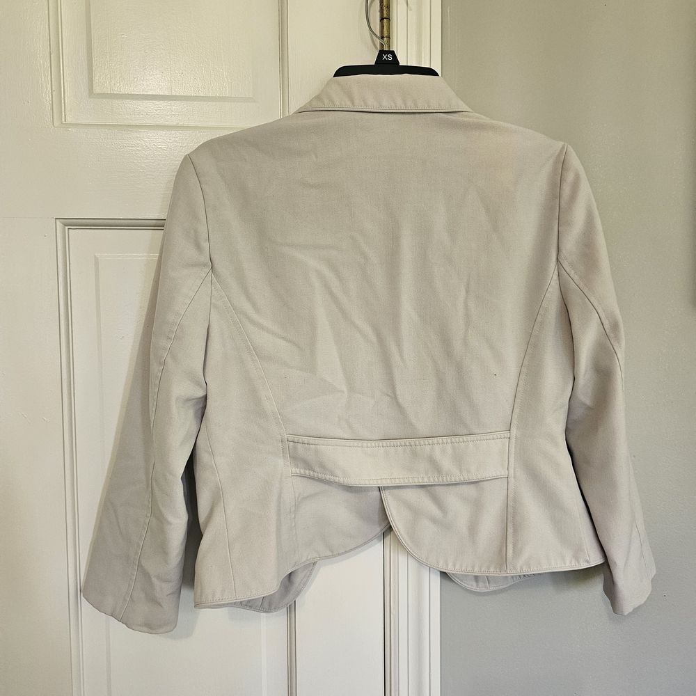 Nicole Cream Tailored Blazer with Notched Lapels - Picture 3 of 3